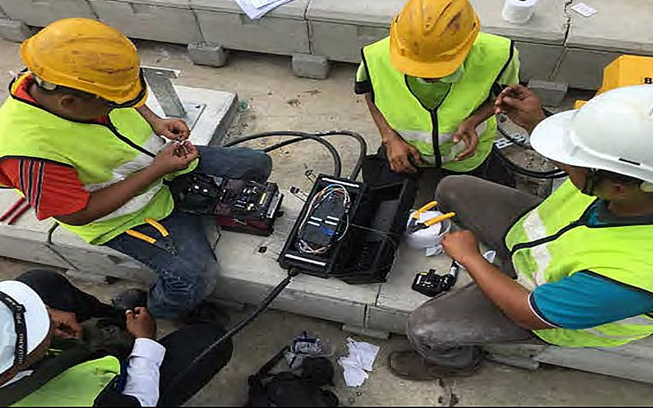 Installation of mid-span breakout fibre optic cables in KVMRT Line 1 (Sungai Buloh Viaduct)